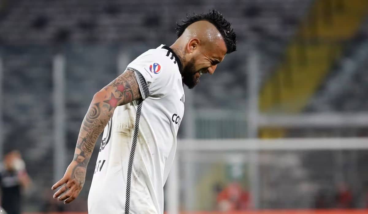 Colo Colo apura plazos para que Arturo Vidal vuelva a jugar.