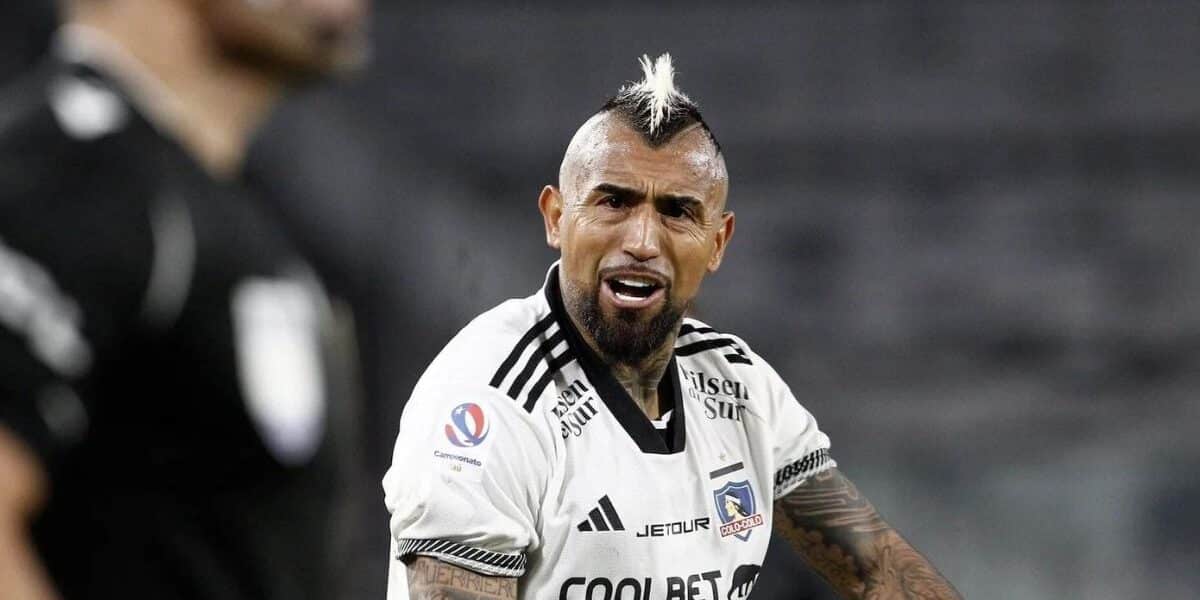 Reemplazo de Arturo Vidal en el Colo Colo vs Junior