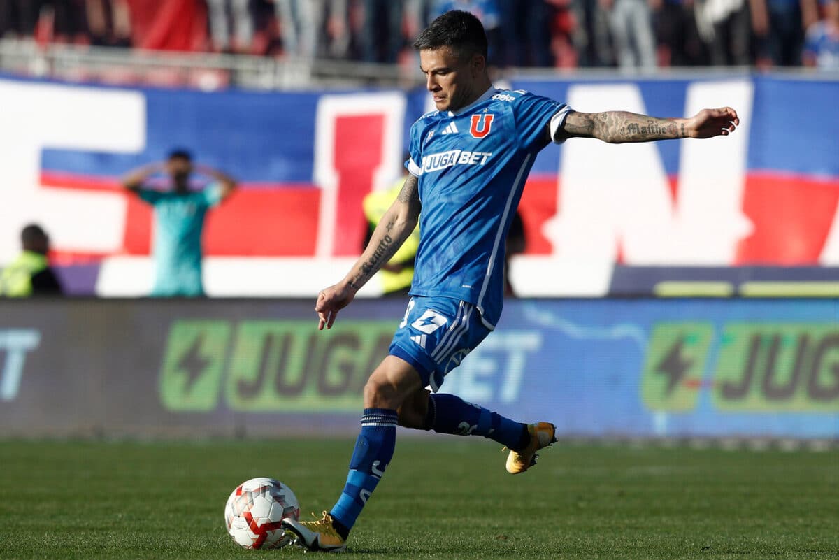 Charles Aránguiz iría de titular con la Universidad de Chile para el duelo ante O'Higgins