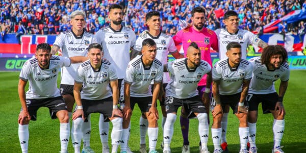 Jugadores de Colo Colo se preparan mientras gestionan renovaciones clave.