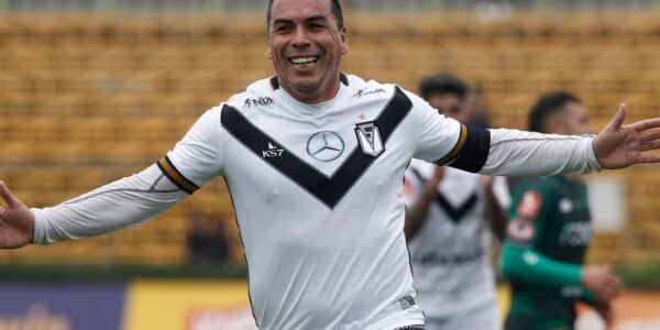 Esteban Paredes vuelve a jugar y asegura triunfo de Santiago Morning