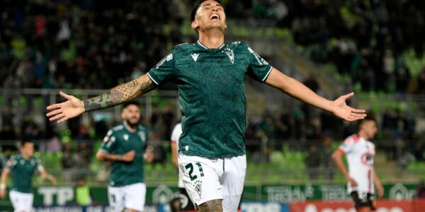 Santiago Wanderers se afianza en la Liguilla tras goleada a Rangers.