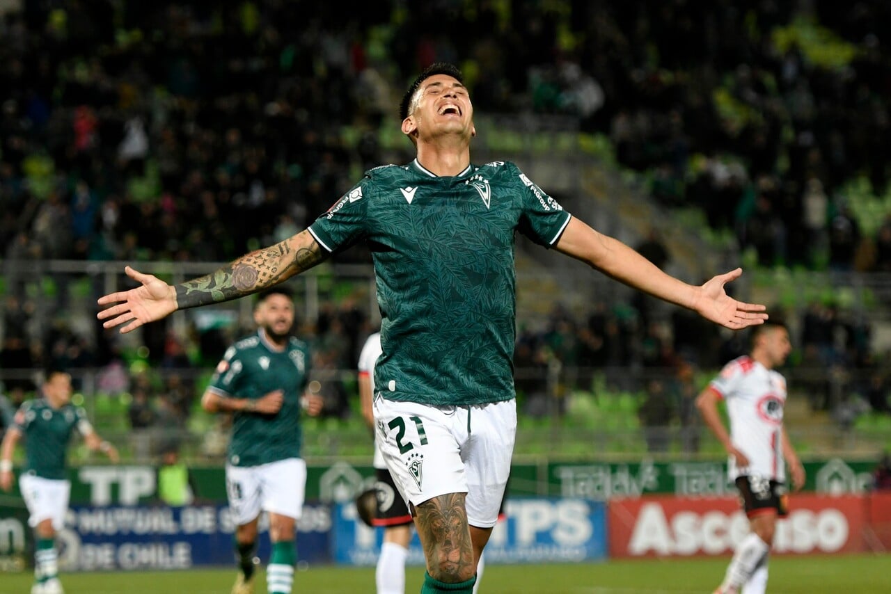 Santiago Wanderers se afianza en la Liguilla tras goleada a Rangers.