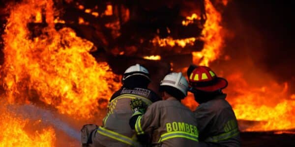 Incendio en Puerto Montt cobro la vida de un adulto mayor.