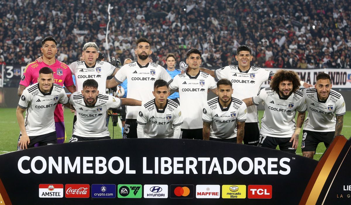 Colo Colo enfrenta a Cobreloa.