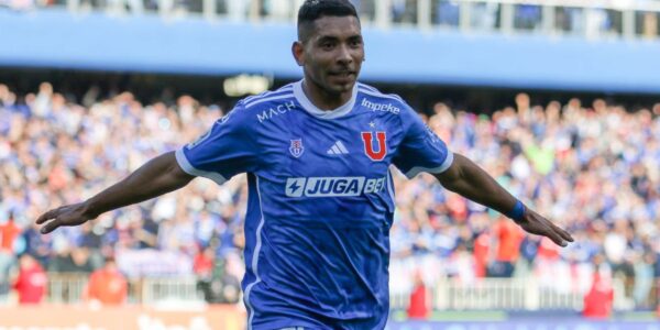 Universidad de Chile busca delantero